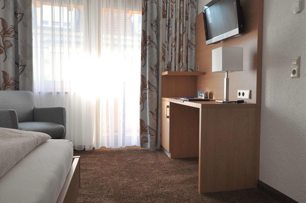 Hotel-Pension-Jasmin Райнфельден Экстерьер фото
