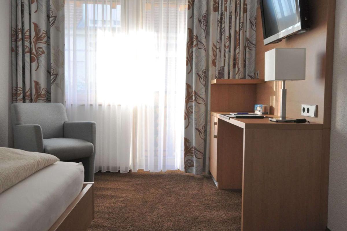 Hotel-Pension-Jasmin Райнфельден Экстерьер фото