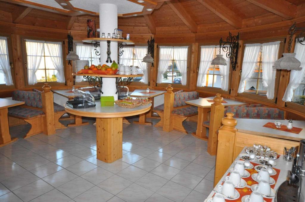 Hotel-Pension-Jasmin Райнфельден Экстерьер фото