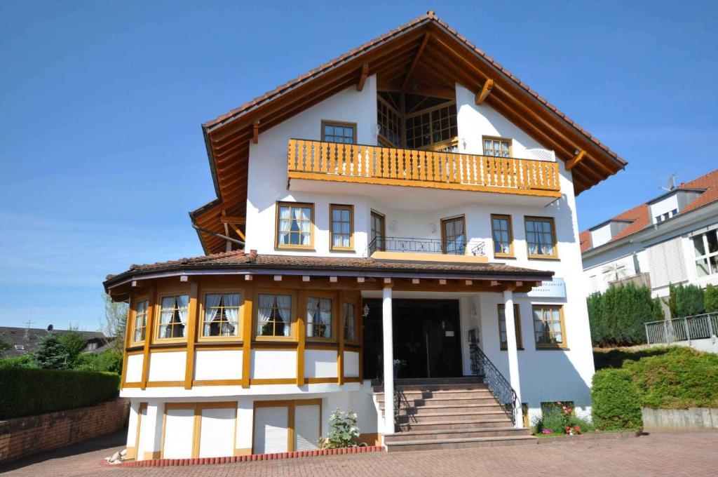 Hotel-Pension-Jasmin Райнфельден Экстерьер фото